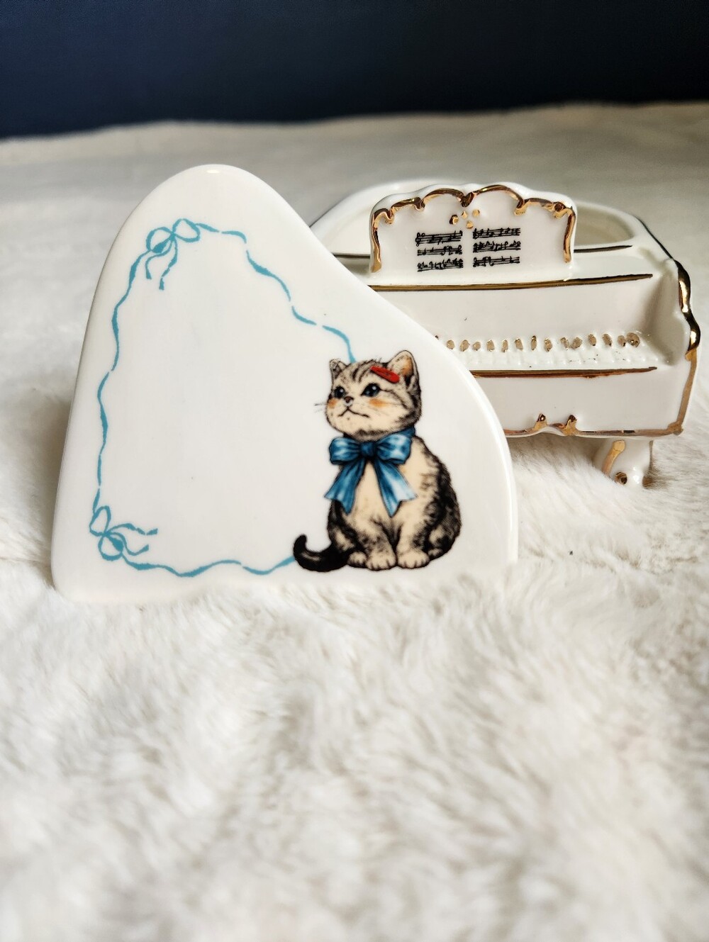 NEW Urban Outfitters Piano Shaped Ceramic Trinket Box - Picture 4 of 12